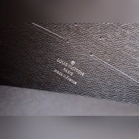 LV модель M61692 с лентой Средняя сумка Эта новая сумка среднего