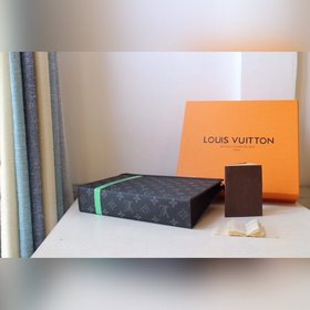 LV модель M61692 с лентой Средняя сумка Эта новая сумка среднего
