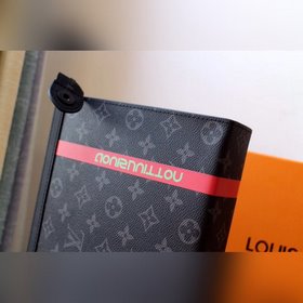 LV Модель M61692 Лента Средняя сумка Эта новая сумка среднего ра