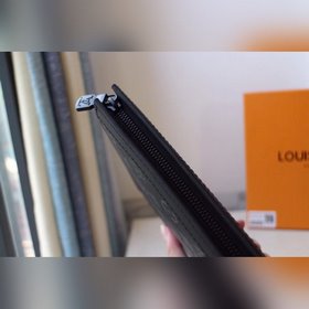 LV Модель M61692 Лента Средняя сумка Эта новая сумка среднего ра