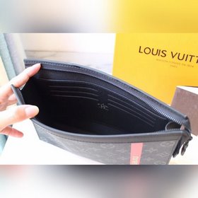 LV Модель M61692 Лента Средняя сумка Эта новая сумка среднего ра