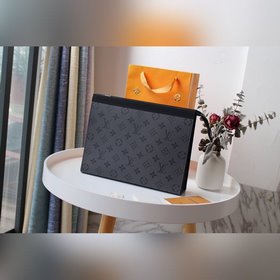 LV Модель M61692 Серебристый сумка POCHETTE VOYAGE Эта новая су