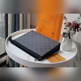 LV Модель M61692 Серебристый сумка POCHETTE VOYAGE Эта новая су