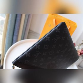 Сумка LV DAILY, модель M62048  Эта сумка Daily из знаковой ткани