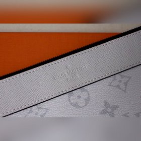 LV POCHETTE APOLLO Сумка Модель M62291 Эта сумка, изготовленная 