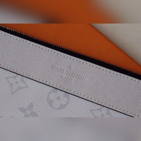 LV POCHETTE APOLLO Сумка Модель M62291 Эта сумка, изготовленная 