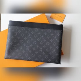 LV сумка POCHETTE APOLLO Модель M62291 Эта сумка, изготовленная