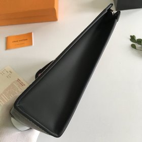 Средняя сумка LV Pochette Voyage, модель M64440 Эта сумка средне