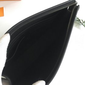 Средняя сумка LV Pochette Voyage, модель M64440 Эта сумка средне