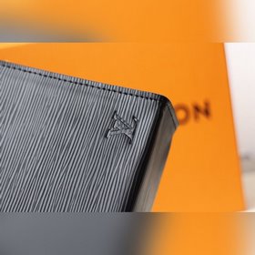 LV Модель M67899 Средняя сумка POCHETTE VOYAGE Средняя сумка Po