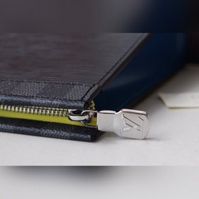 LV Модель M67899 Средняя сумка POCHETTE VOYAGE Средняя сумка Po