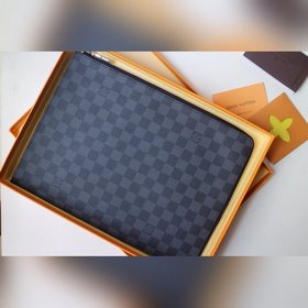 LV POCHETTE JOUR Большая сумка Модель N41501 Эта сумка изготовле