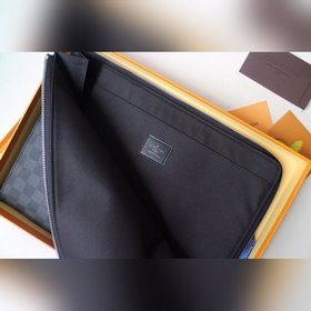 LV POCHETTE JOUR Большая сумка Модель N41501 Эта сумка изготовле