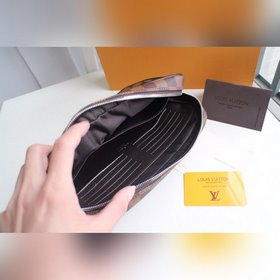 LV KASAI Ручная сумка Модель N41663 Просторное отделение на мол