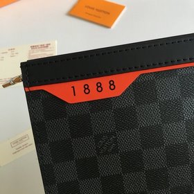 LV Модель： N60241 41696 Кожаная сумка Pochette Voyage среднего р