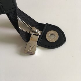 LV Модель： N64444 POCHETTE VOYAGE Сумка среднего размера Новая с