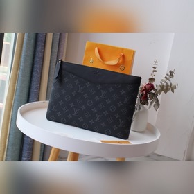 LV сумка Артикул： M62048 Эта сумка изготовлена из фирменного по