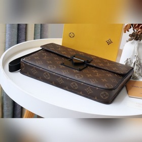 LV Артикул： M80560 Сумка S LOCK 4A Изготовлена из ткани Monogram