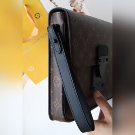 LV Артикул： M80560 Сумка S LOCK 4A Изготовлена из ткани Monogram