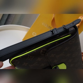 LV Артикул： M80560 Сумка S LOCK 4A Изготовлена из ткани Monogram