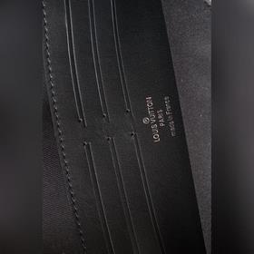 LV Модель： M80560 Кожа S LOCK 4A Изготовлена из ткани Monogram 
