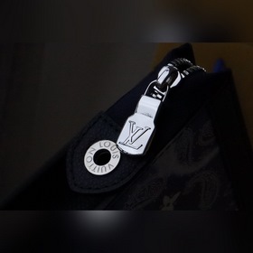 LV Артикул： M81442 сумка На сумочке изображен узор, имитирующий 