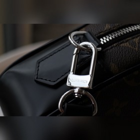 LV Сумка Артикул： N41663 Просторное отделение на молнии, множест