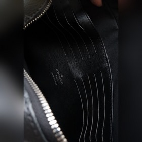 LV Сумка Артикул： N41663 Просторное отделение на молнии, множест