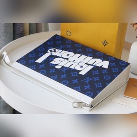LV Классическая сумка POCHETTE VOYAGE среднего размера Артикул：