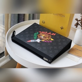 LV Классическая сумка POCHETTE VOYAGE среднего размера Артикул： 