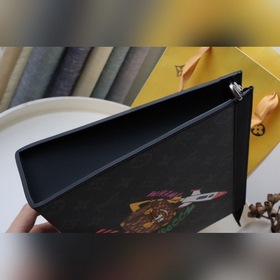 LV Классическая сумка POCHETTE VOYAGE среднего размера Артикул： 