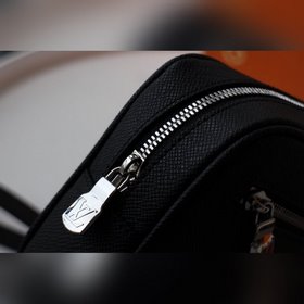 LV Pochette Kasai Артикул： M30441 Компактная сумка из кожи Taga 