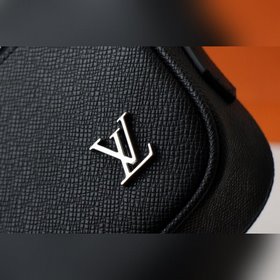 LV Pochette Kasai Артикул： M30441 Компактная сумка из кожи Taga 