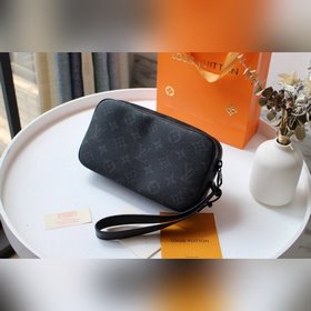 LV Pochette Volga Артикул： M44482 Черный с цветочным узором Из