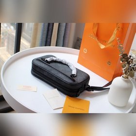 LV Pochette Volga Артикул： M44482 Черный с цветочным узором Из