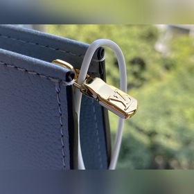 LV Артикул： M80504 Летний синий By The Pool Туалетная сумка 26 