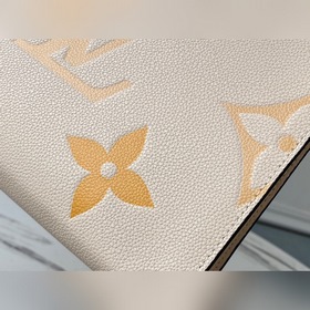 LV Артикул： M80504 Ванильный желтый  By The Pool Туалетная сумк