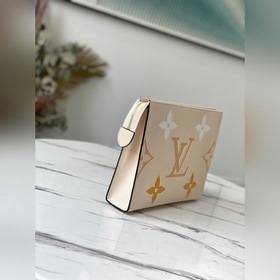 LV Артикул： M80504 Ванильный желтый  By The Pool Туалетная сумк