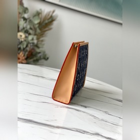 LV Артикул： M80306  Poche Toilette 26 Косметичка Изготовлена из