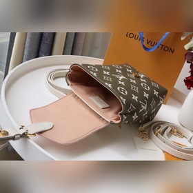 LV 【TINY Рюкзак】 Модель m81353, тиснение Серия Capsule Рюкзак из