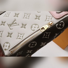 LV 【TINY Рюкзак】 Модель m81353, тиснение Серия Capsule Рюкзак из