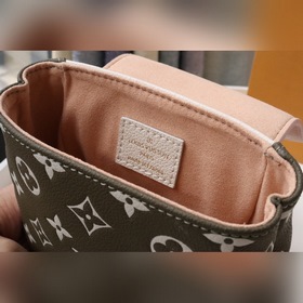 LV 【TINY Рюкзак】 Модель m81353, тиснение Серия Capsule Рюкзак из