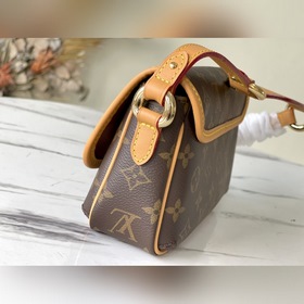 LV Артикул： M40078 【Tikal маленькая сумка】 Средние золотые боб