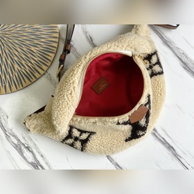 LV Monogram Teddy Серия Сумка через плечо Артикул： M55425 Исполь