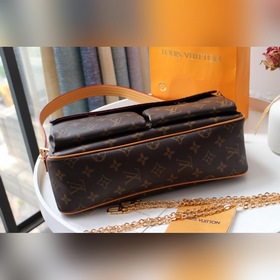 LV Артикул： M51160 Одноплечевая сумка Camel Новая любимица мод