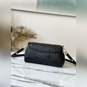 LV « » Артикул： M45813 Любимая сумка « » из мягкой зернистой кожи