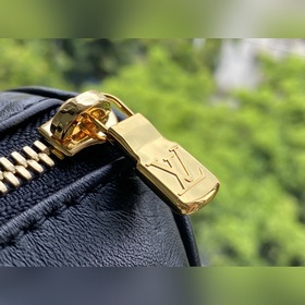 LV Артикул： M58631 Уникальный дизайн и кожаные ручки Эта сумка и