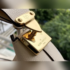 LV « » Модель： M45698 Сумка Marshmallow Hobo в цвете «ванilla yel