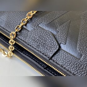 LV Модель M44813 Кожаная сумка MULTI POCHETTE ACCESSORIES Трехко
