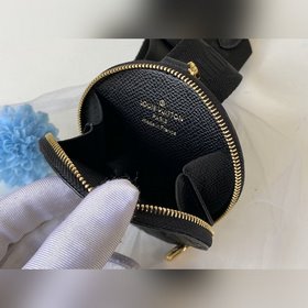 LV Модель M44813 Кожаная сумка MULTI POCHETTE ACCESSORIES Трехко